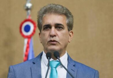 Deputado Robinson culpa Trump e Bolsonaro por alta nos combustíveis ao lembrar da privatização da RLAM no governo passado