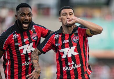 Vitória vence o CRB por 4 a 2 em jogo eletrizante pela Copa do Nordeste