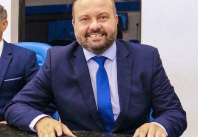 “Professor valorizado, educação forte”, diz Dilson Magalhães ao garantir apoio ao reajuste da categoria em Camaçari