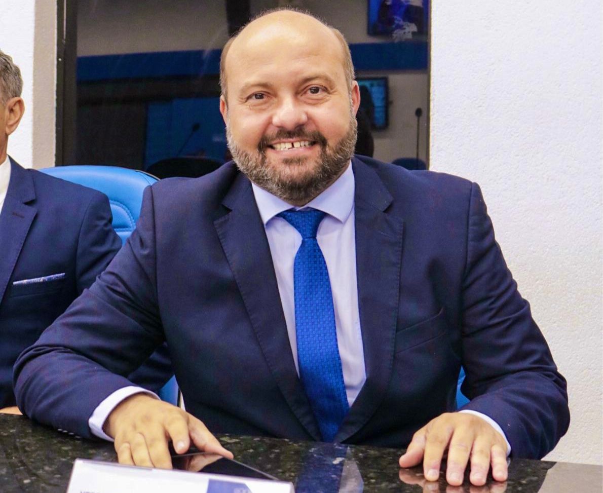 “Professor valorizado, educação forte”, diz Dilson Magalhães ao garantir apoio ao reajuste da categoria em Camaçari
