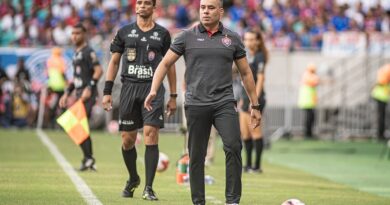Jair Ventura aponta falta de efetividade do Vitória após derrota para o Bahia Jair Ventura aponta falta de efetividade do Vitória após derrota para o Bahia