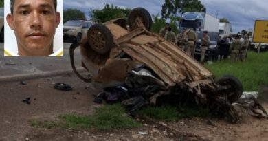 Caseiro suspeito de matar mulher foge e morre após colisão com carreta