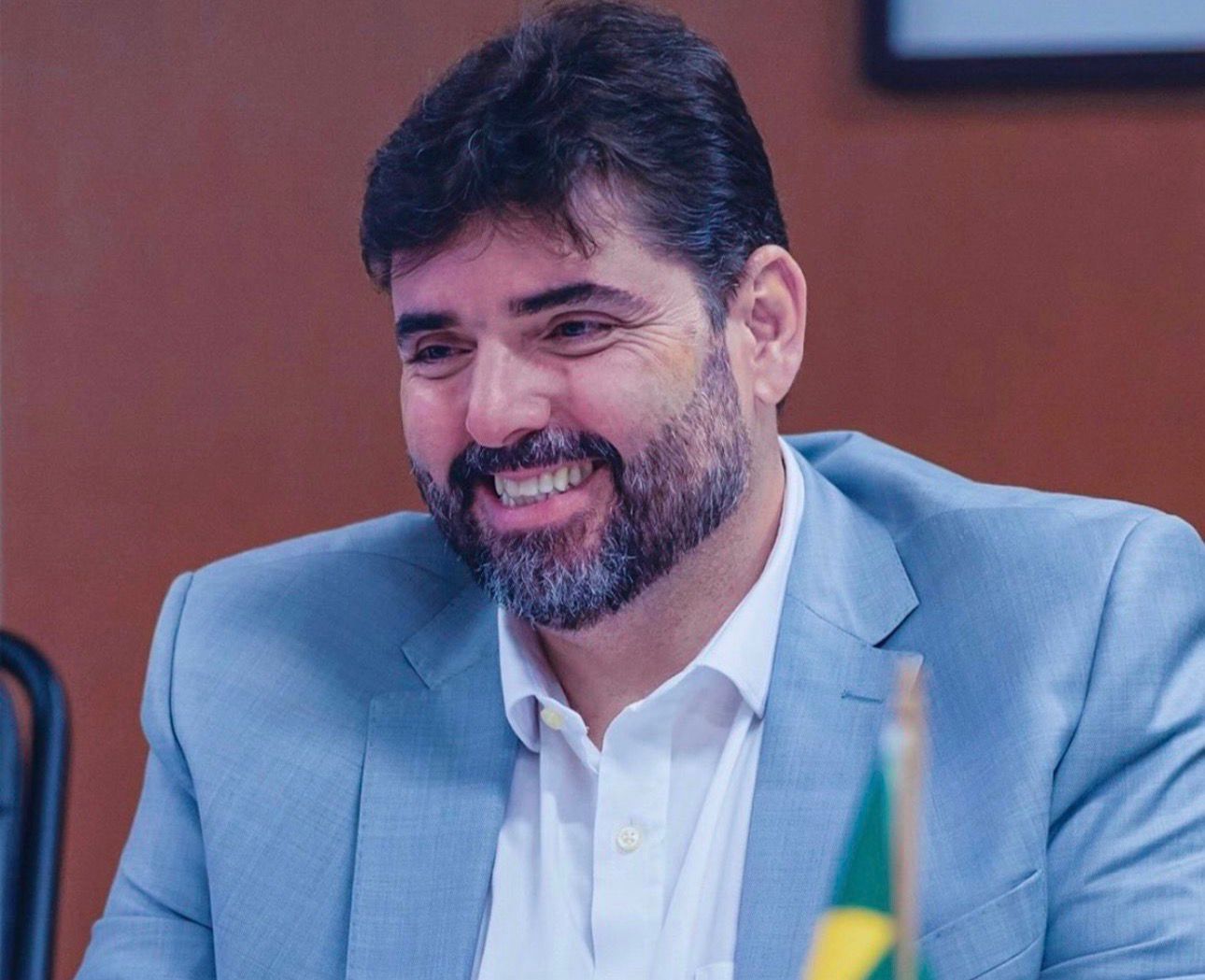 São 20 que fez contra quase 16 que nada fez”, responde Loyola a Neto