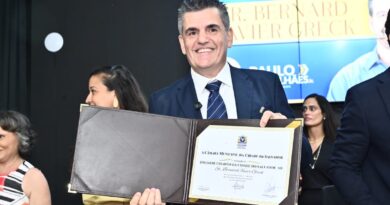 “Conquistar seu espaço com humildade e trabalho”, afirma cônsul ao receber título de cidadão soteropolitano