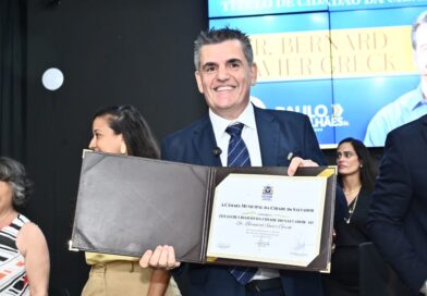 “Conquistar seu espaço com humildade e trabalho”, afirma cônsul ao receber título de cidadão soteropolitano