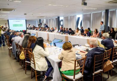 Jerônimo intensifica política em reunião com bancadas e presidentes de partidos da base