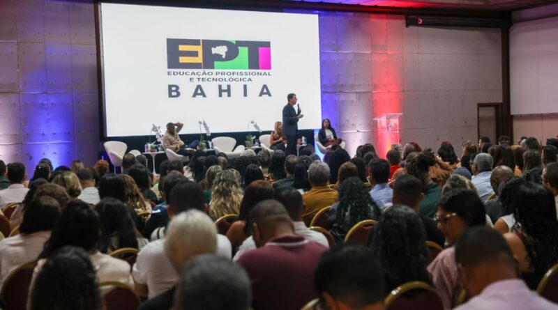 Encontro com 700 gestores fortalece Educação Profissional na rede estadual baiana