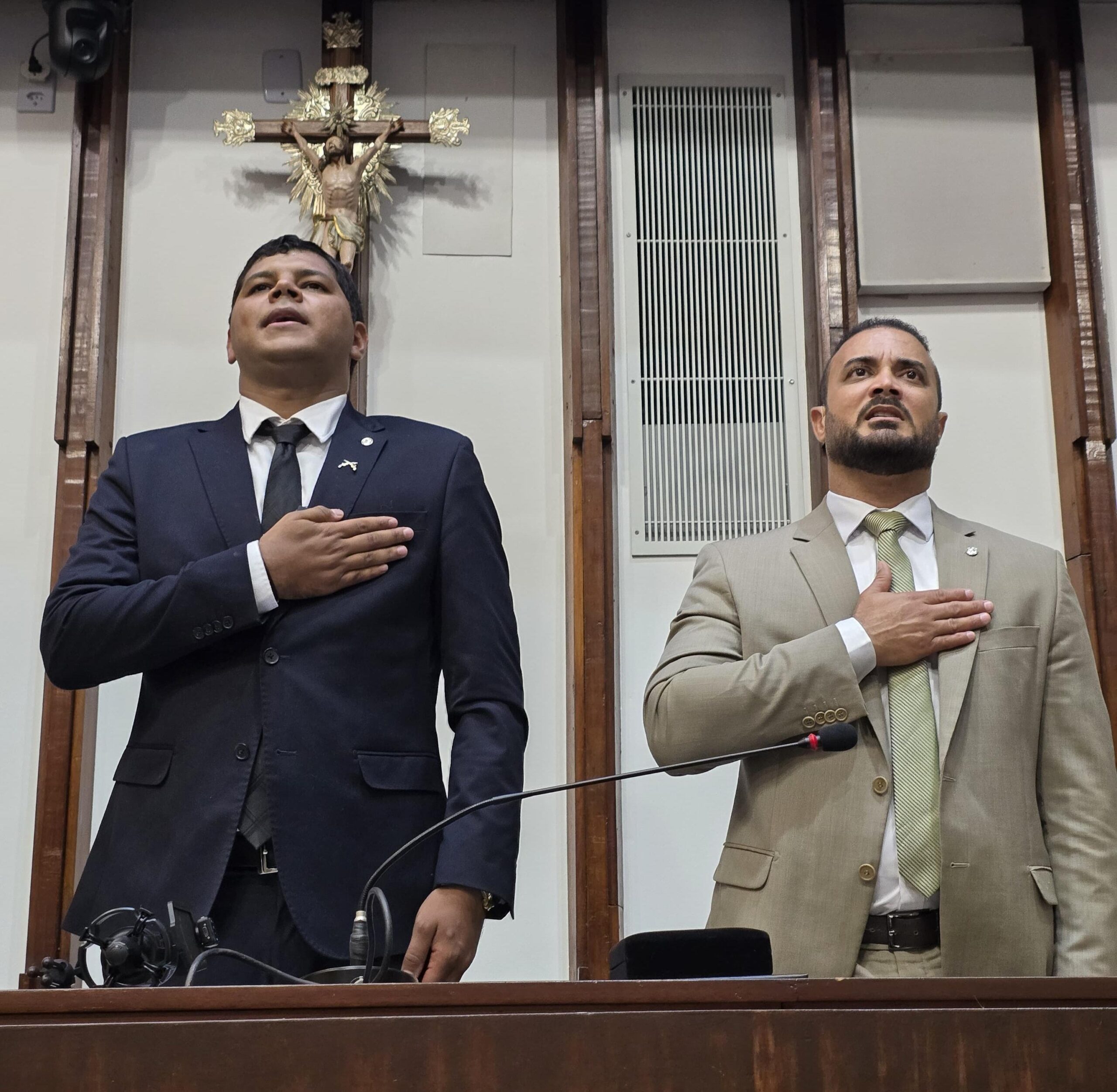 Capitão Alden e Diego Castro promovem homenagem a Clezão