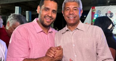 “O povo sabe escolher quem tá ao lado de Lula e da Bahia”, diz Tássio Brito​