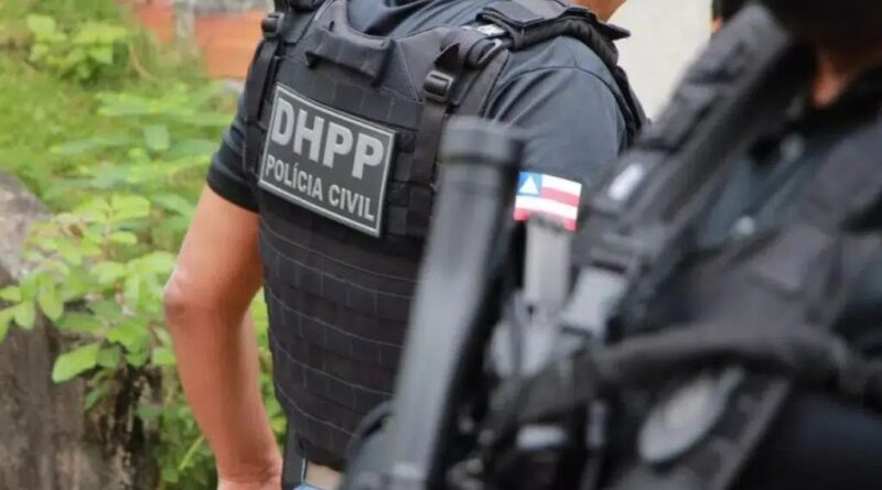 Investigado por homicídio é preso durante ação policial em Simões Filho