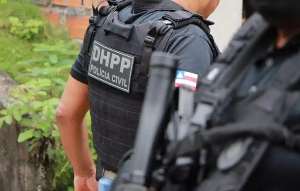 Investigado por homicídio é preso durante ação policial em Simões Filho
