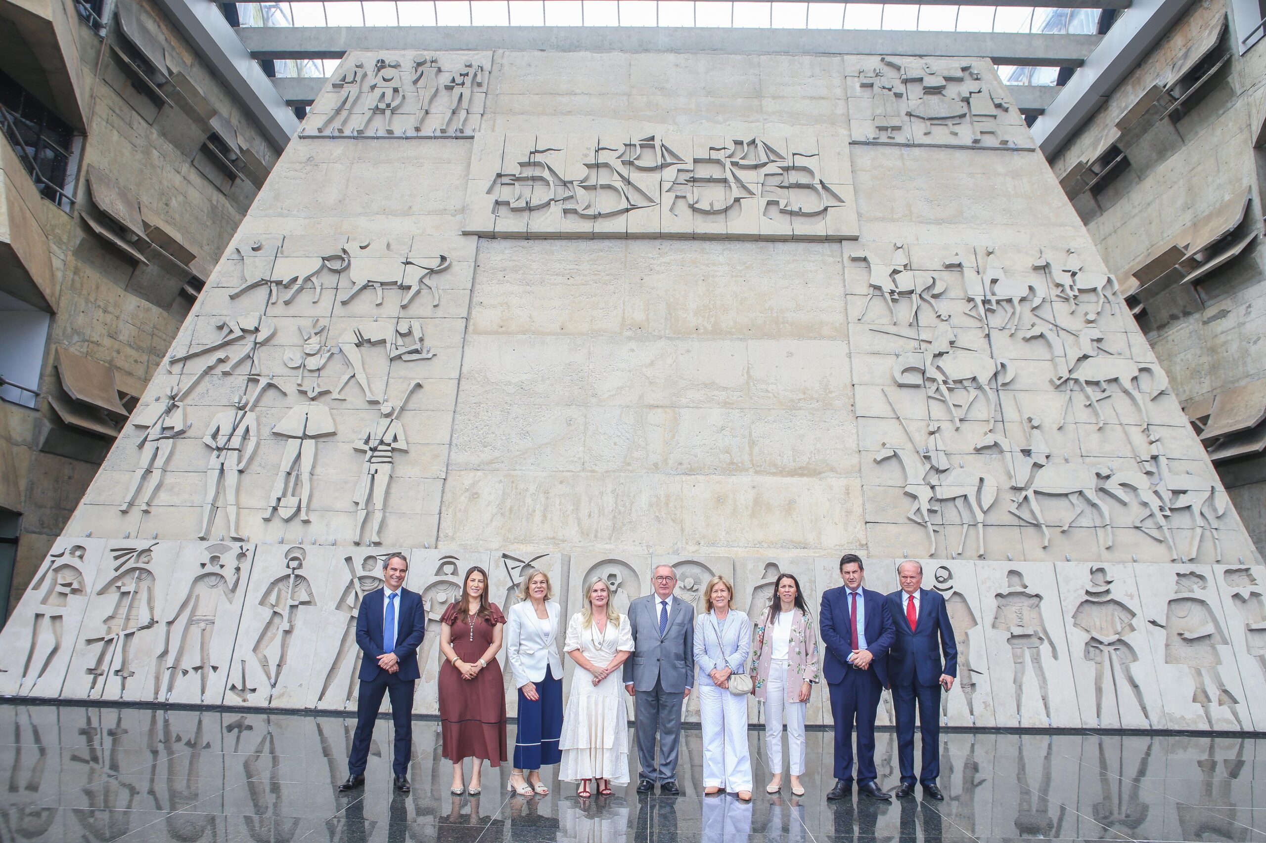 Ivana recebe visita do cônsul de Portugal e comitiva oficial de parlamentares da Assembleia Nacional
