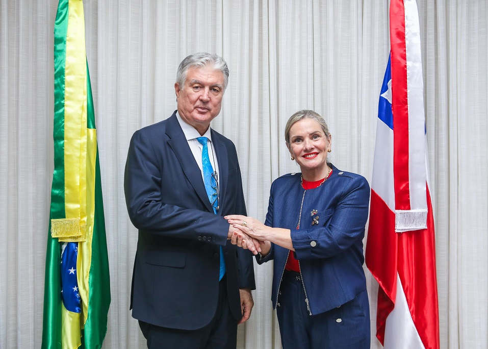 Ivana Bastos recebe visita do embaixador da Turquia para falar sobre as relações com a Bahia e a COP 31