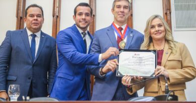 Em sessão especial, Ivana Bastos elogia a trajetória profissional do secretário de Segurança Pública