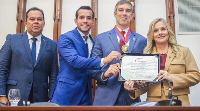 Em sessão especial, Ivana Bastos elogia a trajetória profissional do secretário de Segurança Pública