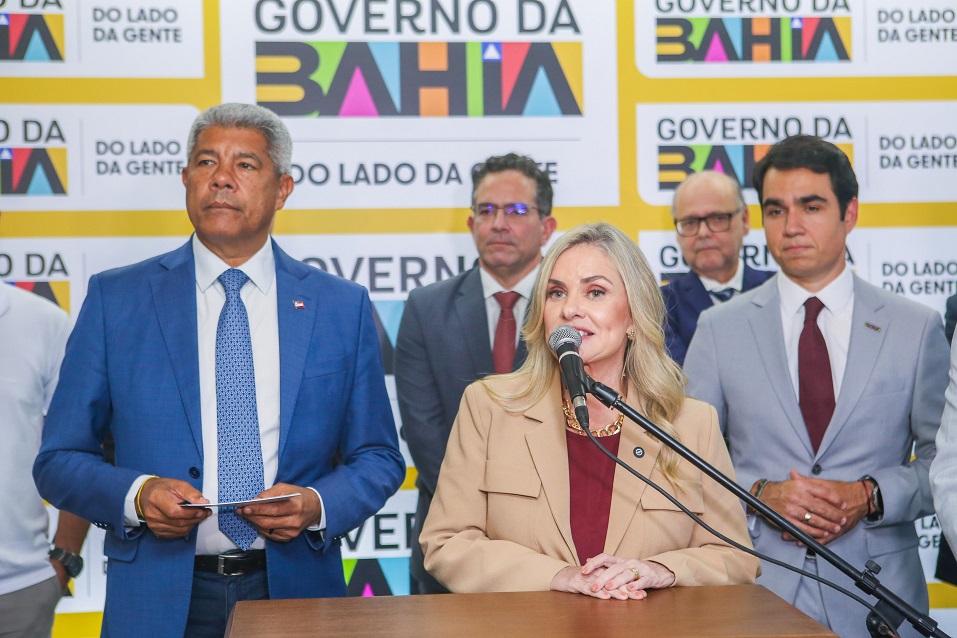 Presidente da ALBA comemora aprovação em tempo recorde de projetos que valorizam os servidores