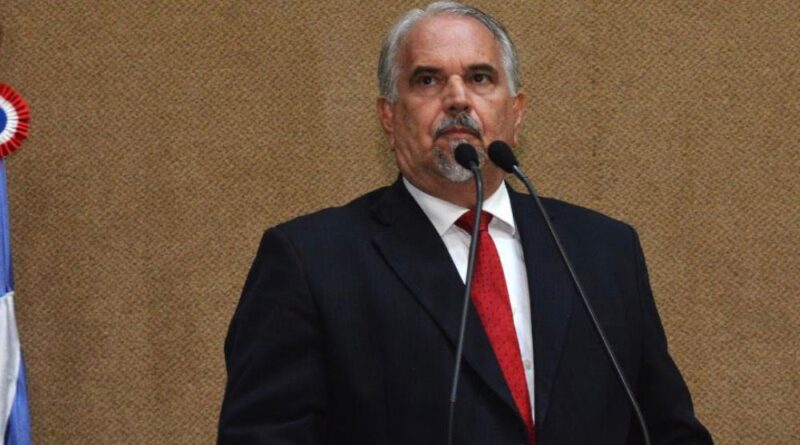 Ex-deputado acusa prefeito de Coité de omitir apoio do governo à micareta da cidade