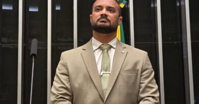 Capitão Alden atinge assinaturas necessárias para PEC