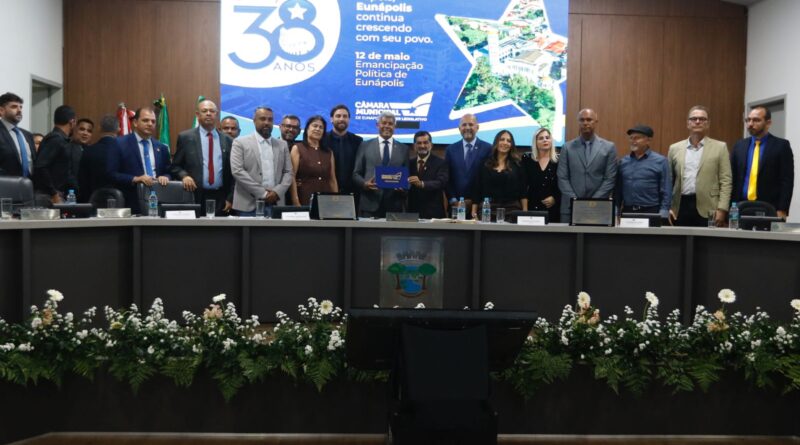 Jerônimo Rodrigues recebe Comenda 12 de Maio e título de cidadão eunapolitano