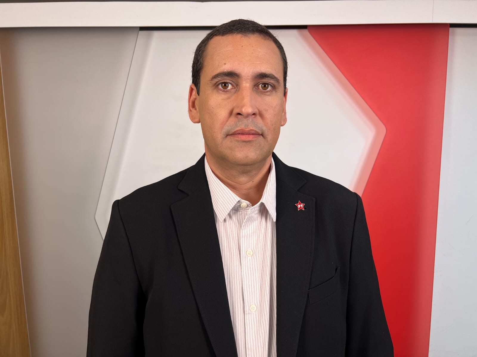 A história real de Flávio é a corda que vai enforcar a candidatura dele”, afirma Éden após filho de Bolsonaro cobrar 134 milhões de Vorcaro