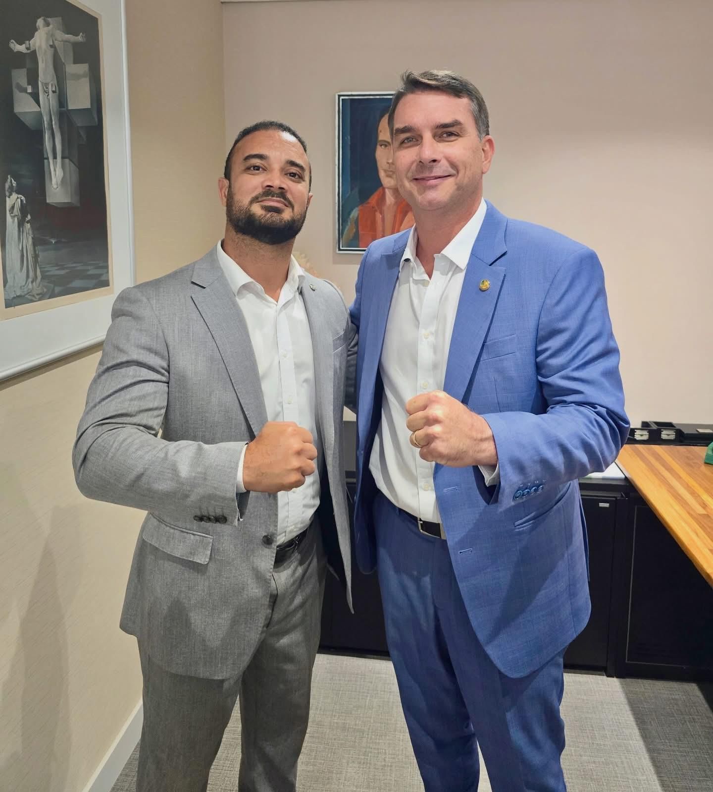 Capitão Alden sai em defesa de Flávio Bolsonaro