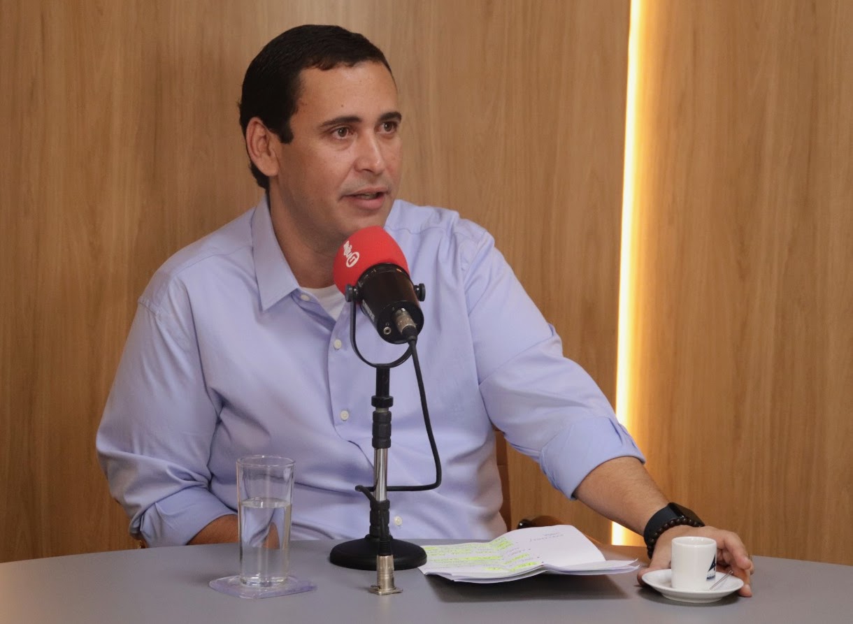 “ACM Neto diz apoiar Caiado para fingir que não tem aliança com os Bolsonaros”, afirma Éden