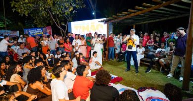Jerônimo incentiva juventude a fortalecer iniciativas locais em plenária com mais de 1.200 jovens no Território Piemonte da Diamantina