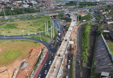 Obras do VLT avançam e alteram tráfego na BR-324 para lançamento de vigas