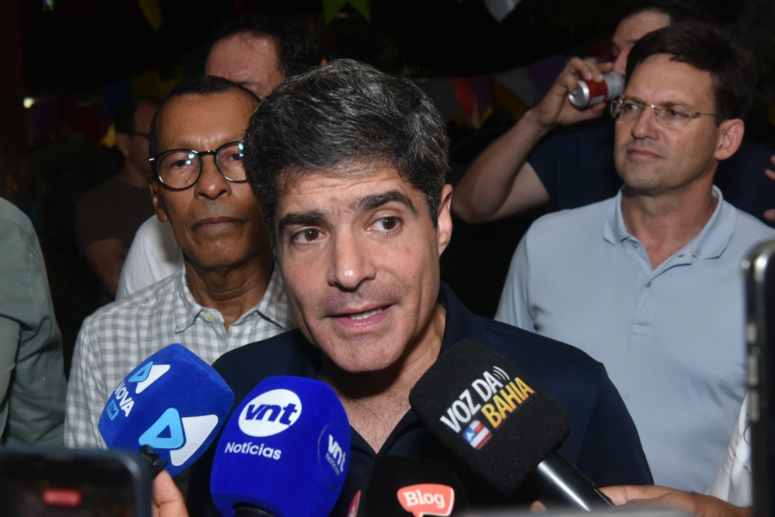 ACM Neto defende soberania e diz que facções fazem terror: “Sou a favor de todas as medidas que botem pra quebrar no PCC e CV”