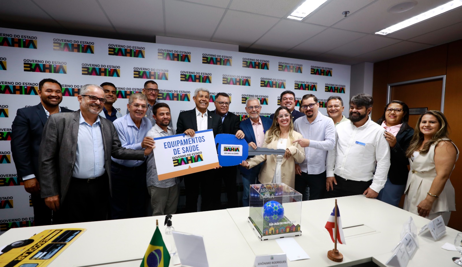 Entregas e obras estruturantes ampliam atendimento do Estado à população de Piripá