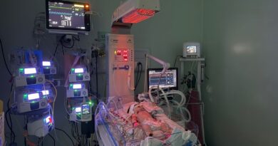 Bebê supera quadro gravíssimo e deixa UTI neonatal sem sequelas em Feira