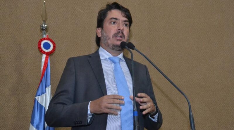 CCJ aprova projeto de Pedro Tavares que obriga envio de contratos por escrito e amplia proteção aos consumidores