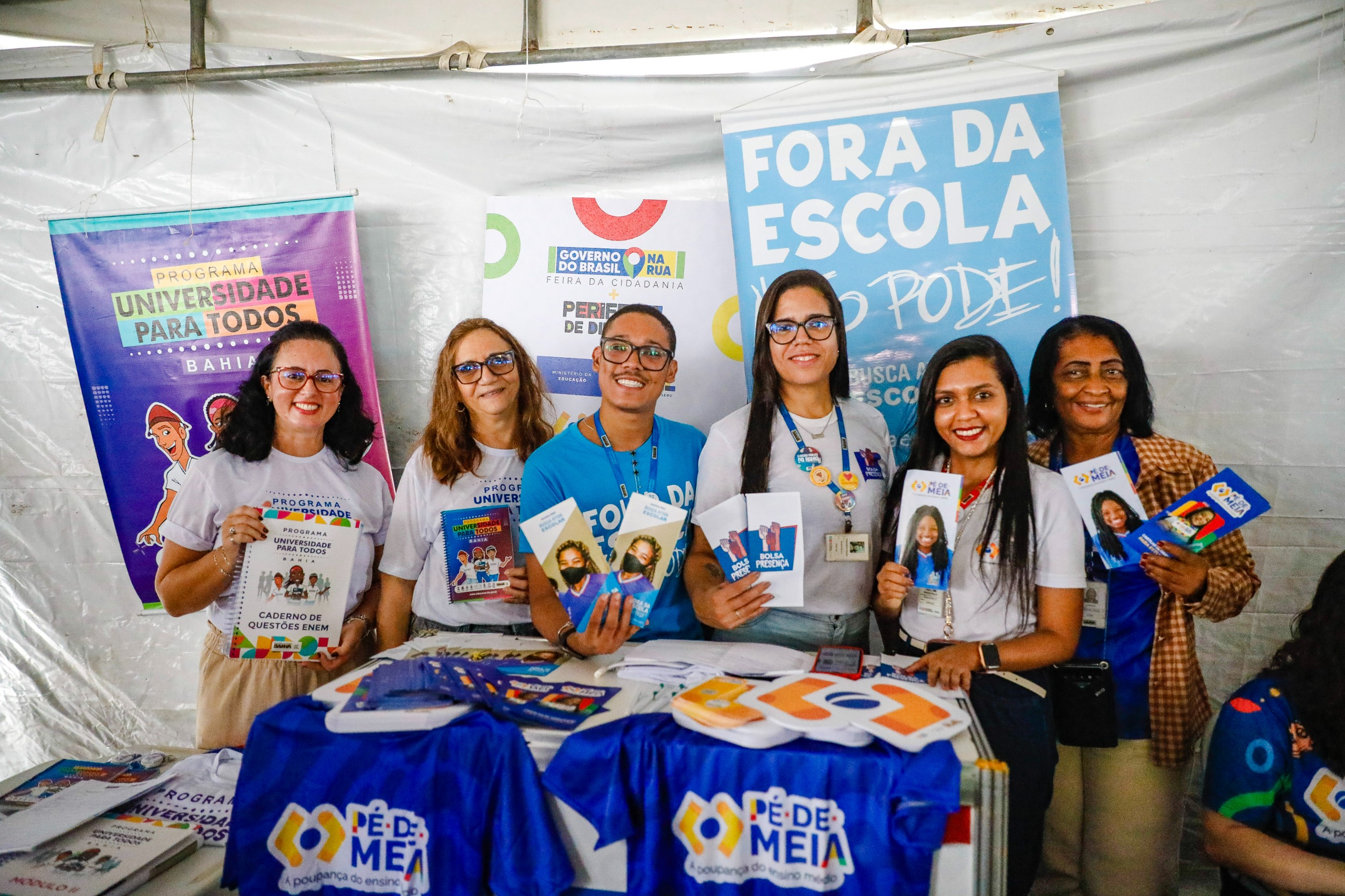 Parceria dos governos federal e estadual leva serviços essenciais à população de Salvador