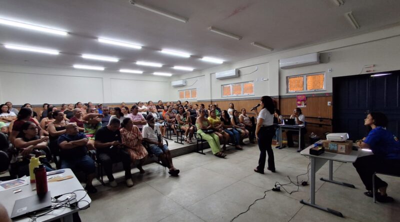  Encontros fortalecem vínculo entre famílias e escola e ampliam alcance do Bolsa Presença e Pé-de-Meia, na Bahia
