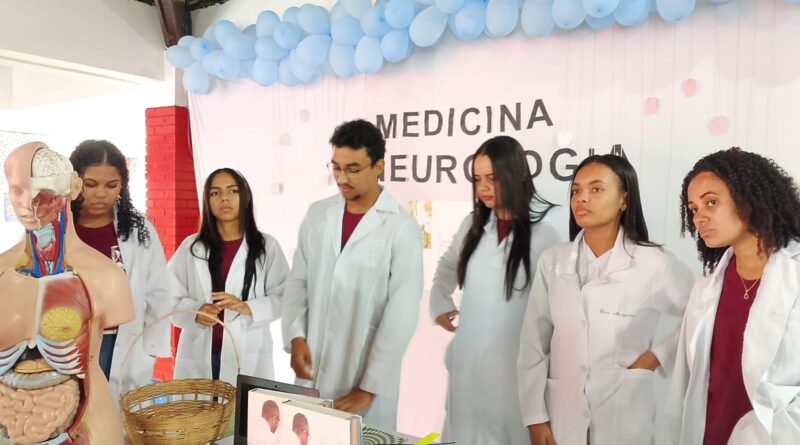 Feira inspira estudantes na escolha profissional no Médio Sudoeste baiano
