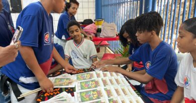 Estudantes da rede estadual lançam revista em quadrinho com temática de combate ao racismo