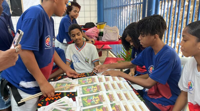 Estudantes da rede estadual lançam revista em quadrinho com temática de combate ao racismo