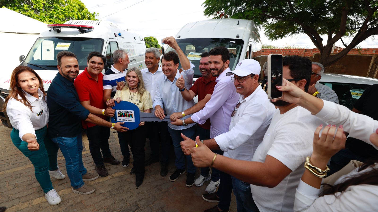 Guanambi recebe investimentos em saúde, abastecimento e infraestrutura durante agenda de Jerônimo Rodrigues