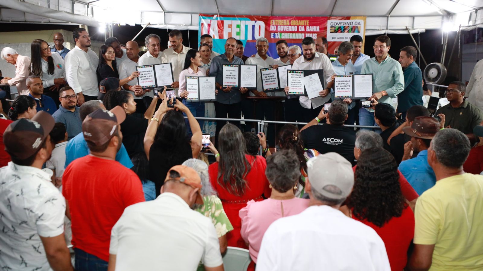 Governo do Estado entrega escola em tempo integral, obra viária e anuncia novos investimentos em Jaborandi