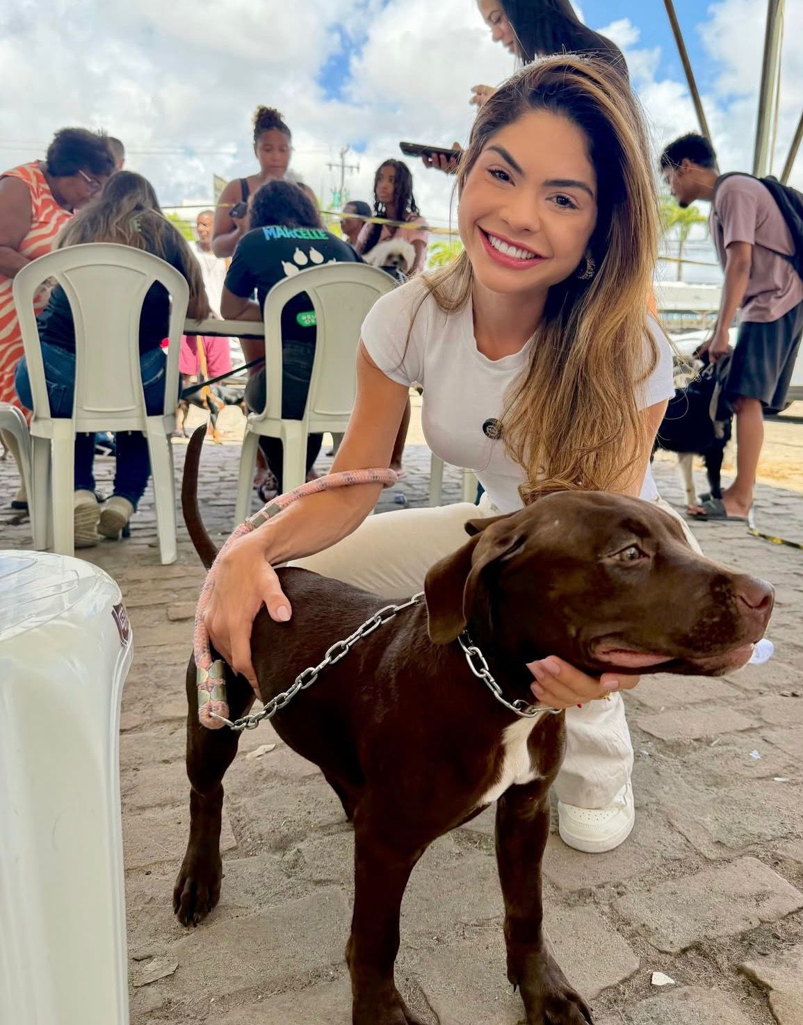 Pessoas com deficiência poderão acessar locais públicos e privados acompanhadas de cães de assistência após aprovação de projeto na Câmara de Salvador