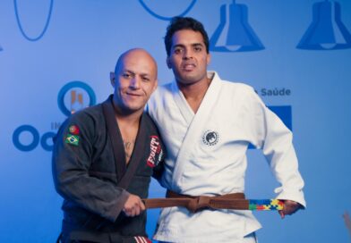Professor de jiu-jitsu neurodivergente do CER Barra é premiado em competição nacional em São Paulo