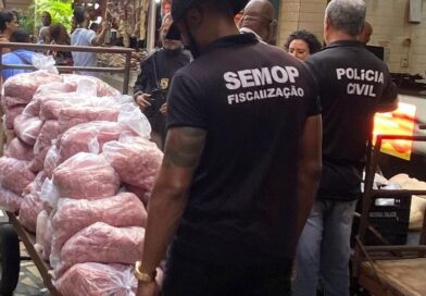 Operação integrada apreende produtos impróprios para consumo na Feira de São Joaquim