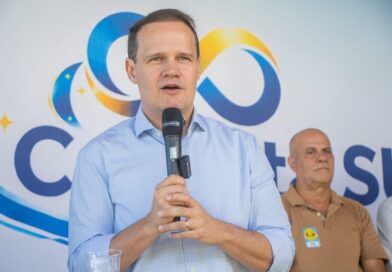 Júlio critica aliados de ACM Neto na votação para adiar escala 6×1: “Manobra para enganar o povo e não perder voto”