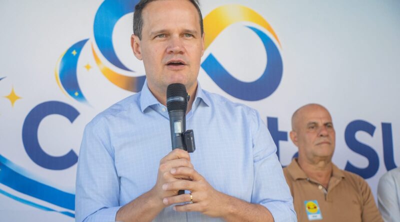 Júlio critica aliados de ACM Neto na votação para adiar escala 6×1: “Manobra para enganar o povo e não perder voto”