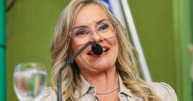 Em noite de muita emoção, Ivana Bastos recebeu o título de Cidadã Soteropolitana na Câmara de Salvador