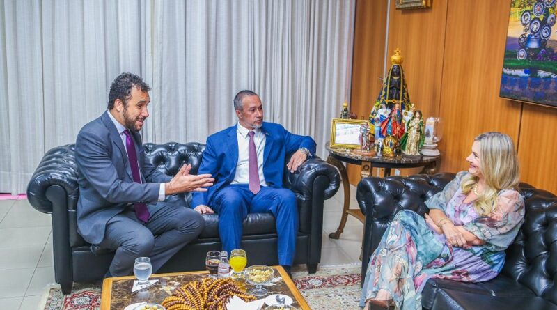 Presidente Ivana Bastos recebe visita oficial do embaixador dos Emirados Árabes Unidos no Brasil