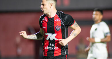 Vitória goleia o ABC no Barradão e fica perto da final da Copa do Nordeste