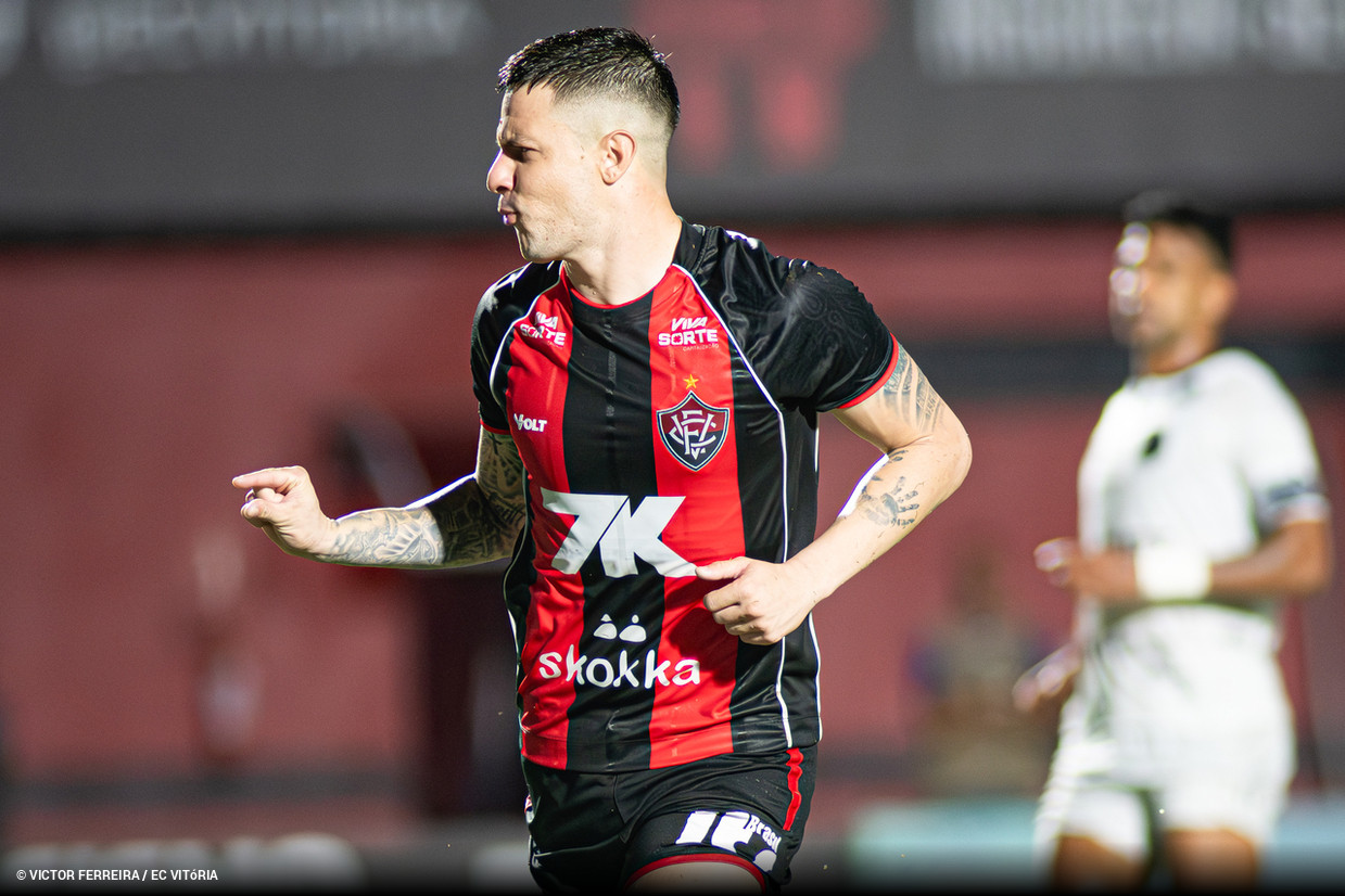 Vitória goleia o ABC no Barradão e fica perto da final da Copa do Nordeste