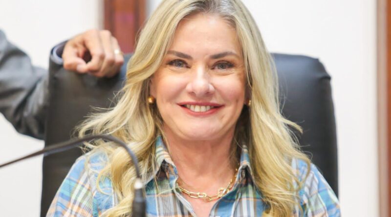 Ivana Bastos comemora semestre produtivo com votações de propostas que beneficiam a população