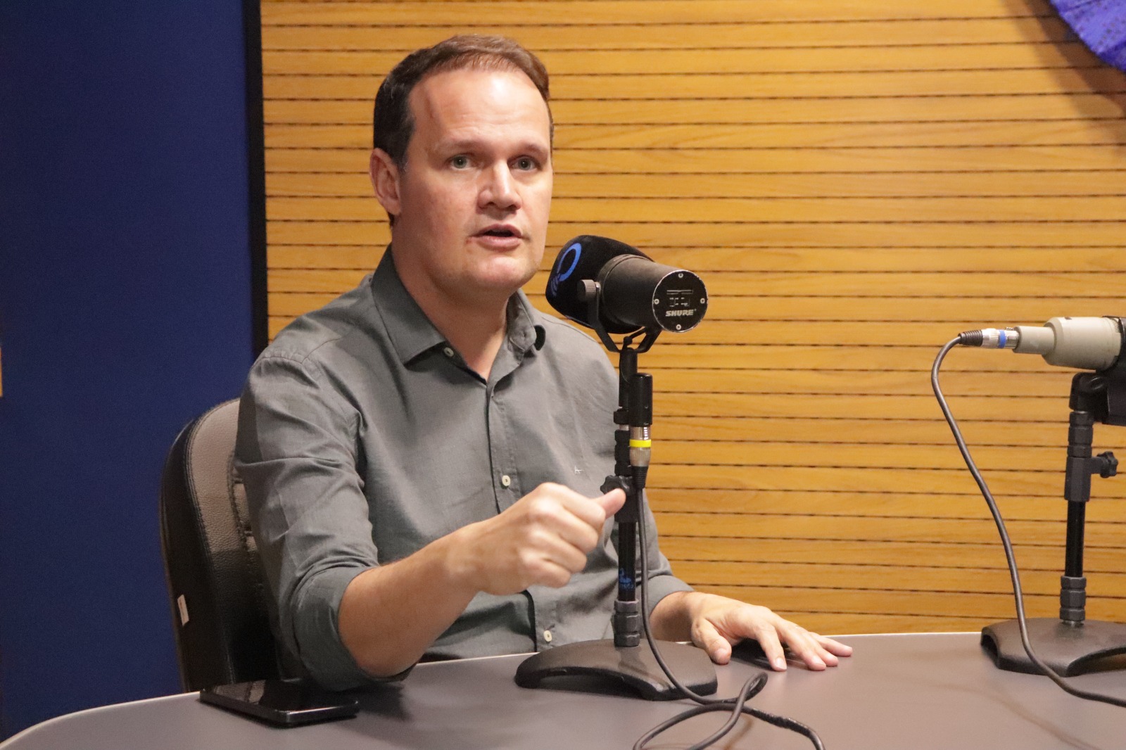 Júlio diz que imagem de bom gestor vendida por ACM Neto esbarra na falta de projeto para a Bahia: “Saco vazio”